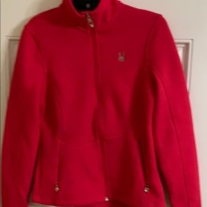 Spider under jacket for skiing.